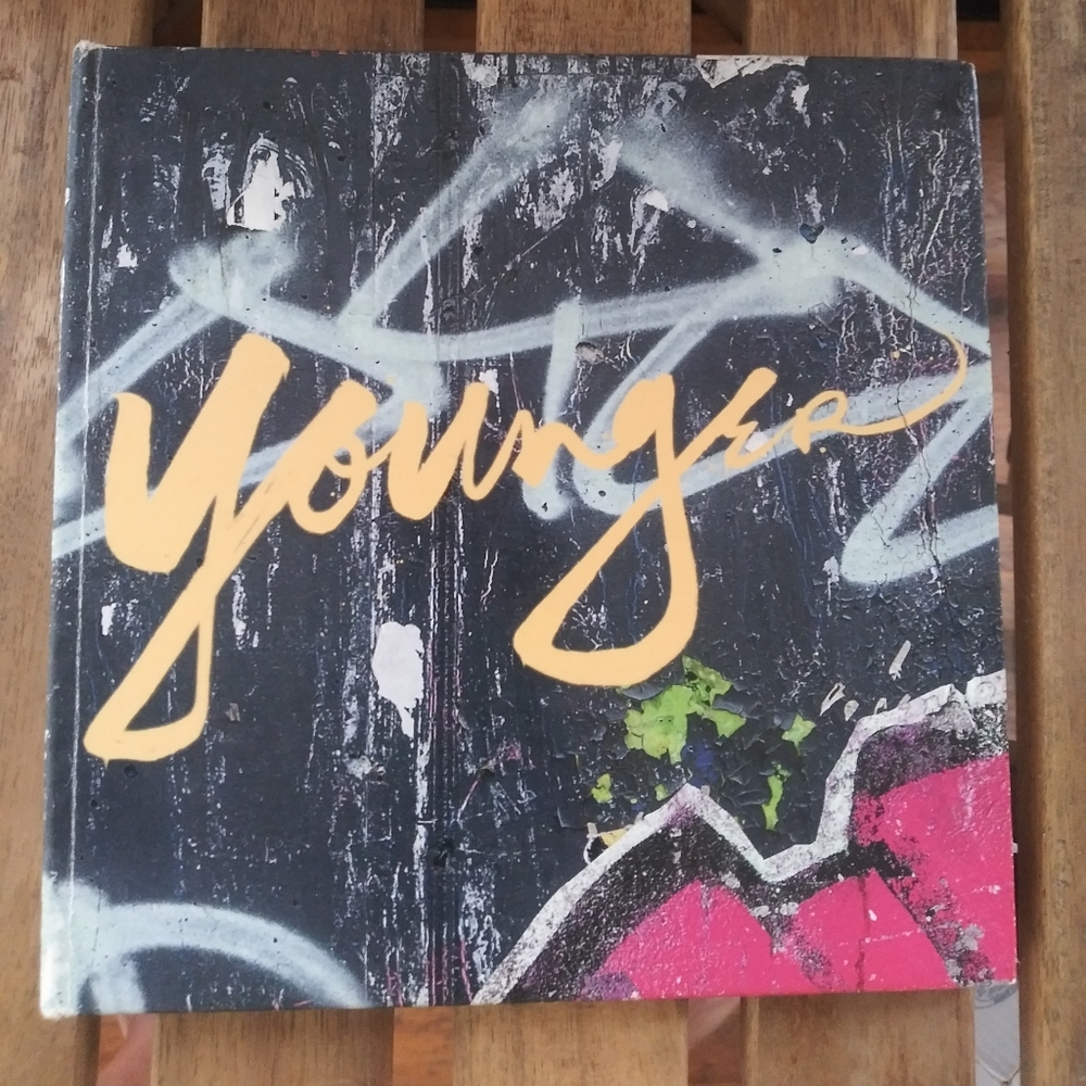 Younger Hilary Duff DVD booklet (no dvd inside)